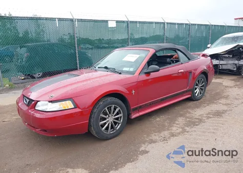 2002 Ford Mustang z USA, uszkodzony, nr VIN 1FAFP44432F128135